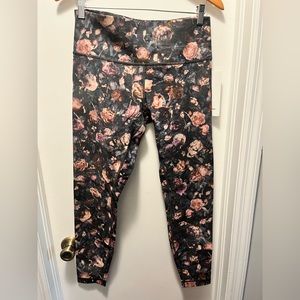 Never worn LuLuLemon size 12 Wunder Under HR Tight *F